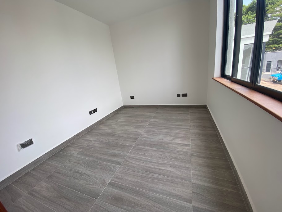 Ultra Modern 5 Bedroom Townhouses
