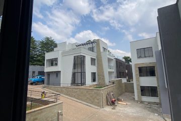 Ultra Modern 5 Bedroom Townhouses