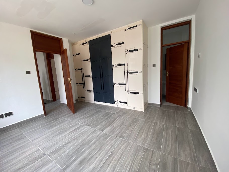 Ultra Modern 5 Bedroom Townhouses