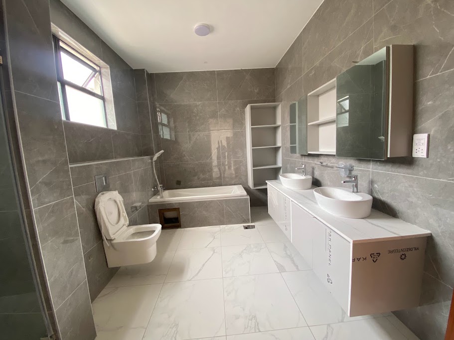 Ultra Modern 5 Bedroom Townhouses