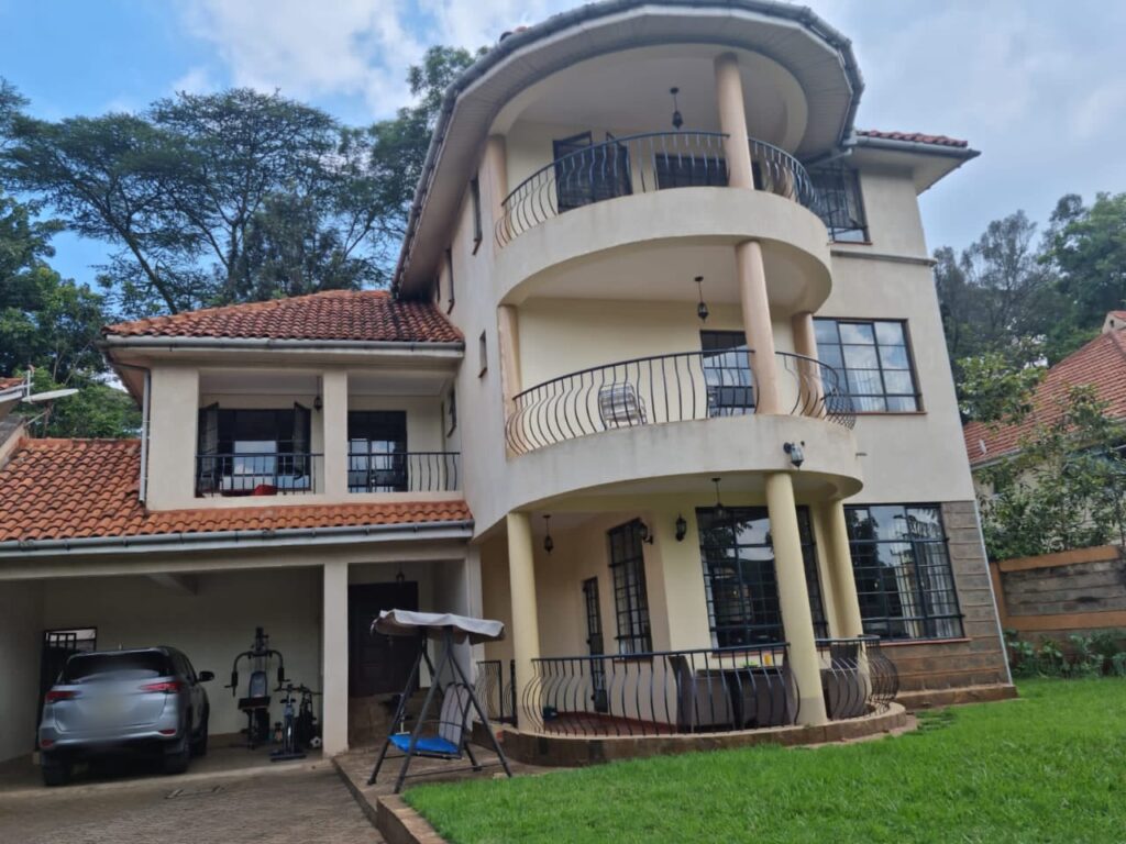Spacious 5 Bedroom Townhouse