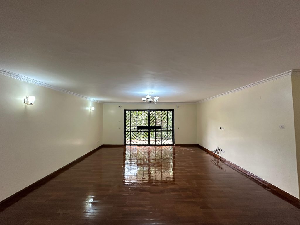 Executive 3-Bedroom Apartment with DSQ