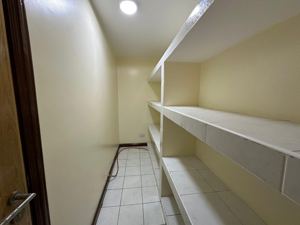 Executive 3-Bedroom Apartment with DSQ