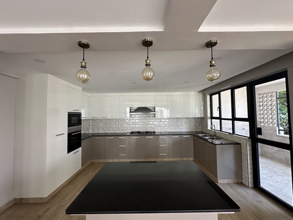 Spacious 3 Bedroom Apartment